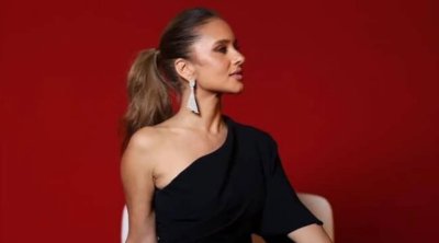 نيللي كريم تتألق بفستان أسود ساحر جريء في مهرجان الجونة ( صور)