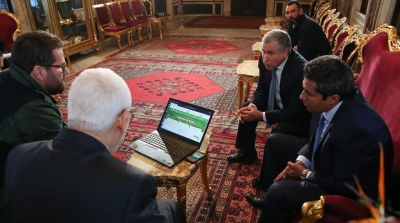 أنور معروف يقدم للغنوشي منصّة التواصل الإلكترونية للبرلمان 