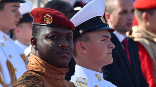 الزعيم العسكري لبوركينا فاسو: انسوا الديمقراطية لأنها مضرة 