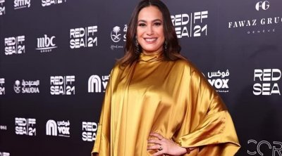هند صبري بالعباية في مهرجان البحر الأحمر السينمائي 