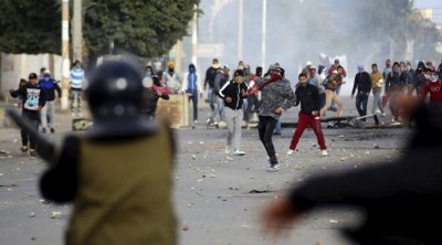 تونس : توقعات بإرتفاع وتيرة التحركات الإحتجاجية سنة 2022