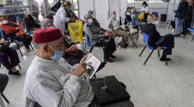Plus de 10 mille Tunisiens vaccinées contre le coronavirus, le 13 janvier