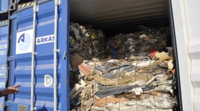 الشركة الإيطالية ترفض إرجاع النفايات