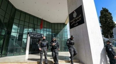 Tunisie : Le siège du CSM fermé, ses employés empêchés d'y accéder