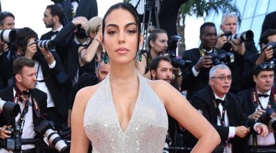 مهرجان كان السينمائي : جورجينا رودريجيز بإطلالة جريئة لعلي القروي 