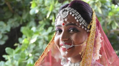 هندية تعقد قرانها على نفسها 