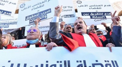 قضاة تونس يدخلون في الأسبوع الثالث من الإضراب