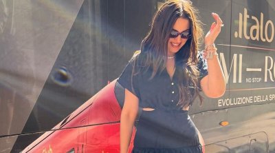 درة زروق تتألق بالأسود و الأبيض في ميلانو 