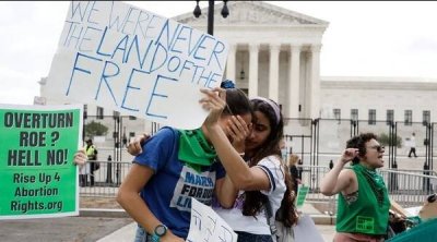 صدمة في صفوف الديمقراطيين بعد إلغاء حق الإجهاض في الولايات المتحدة