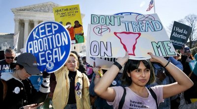 منظمات و جمعيات تونسية  تتضامن مع النساء الأمريكيات ضد إلغاء حق الإجهاض