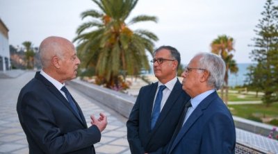 أمين محفوظ يطالب سعيد بمراجعة مشروع الدستور الجديد