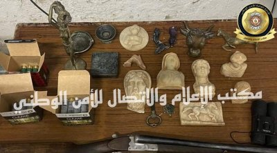 المتلوي : حجز قطع أثرية معدة للاتجار والاحتفاظ بشخص من أجل حمل ومسك سلاح ناري بدون رخصة
