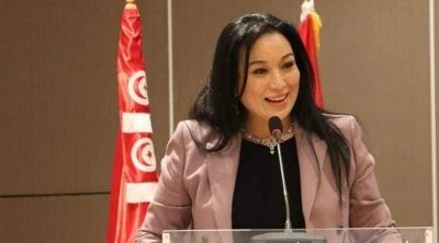 وزيرة المرأة تفوز بجائزة الأكاديمية العالمية للشعر بإيطاليا