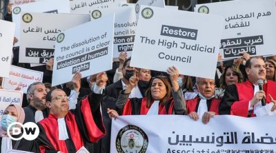 تونس ...قائمة القضاة ال47 الذين أنصفتهم المحكمة الادارية