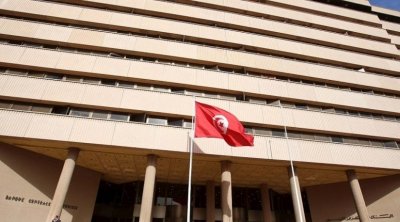 خبير اقتصادي : البنك المركزي قد يلجأ الى الترفيع في نسبة الفائدة المديرية دون التنسيق مع الحكومة