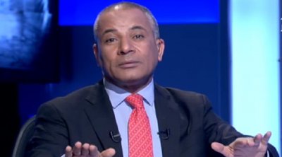 إعلامي مصري : التونسيين يتقاتلون من أجل كيس سكر ! (فيديو)