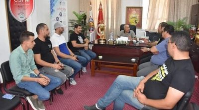 غضب من تغيبب لاعبات النادي النسائي بالمكنين لكرة اليد من لقاء رئيس البلدية 
