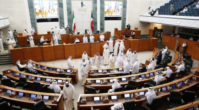 فوز مرشحين مسجونين بمقاعد في البرلمان الكويتي 