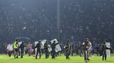 Tragédie en Indonésie :174 morts après un envahissement de terrain