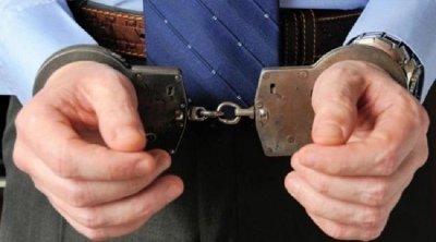 تونس : إلقاء القبض على رئيس بلدية ابتزّ مُقاولا