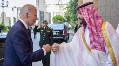 صحيفة : مساعدو بايدن اعتقدوا أنهم أبرموا صفقة نفط سرية مع السعوديين