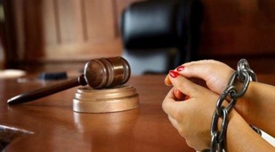 تونس : إيقاف فتاة قامت بإبتزاز رجل أعمال و لهفت منه 180 مليون 