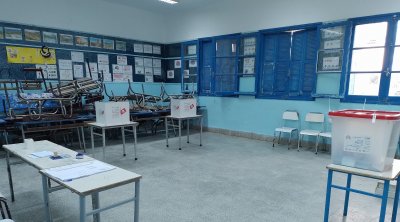 سيدي بوزيد: الإحتفاظ بشخصين من أجل توزيع الأموال 