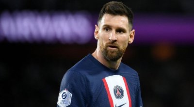 ليونيل ميسي يغلف عودته لباريس سان جيرمان بالغموض
