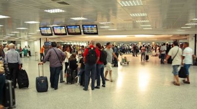 Arrestation d’un bagagiste pour vol des valises des passages à l’aéroport Tunis-Carthage