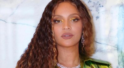 Beyoncé habillée par le couturier tunisien Ali Karoui ( Photos )