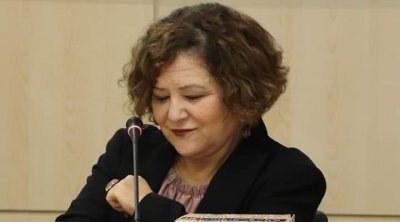 Raja Ben Slama annonce avoir été démise de ses fonctions de la bibliothèque nationale