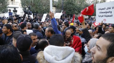 Tunisie : Le FSN rejette l’interdiction de manifester décrétée par le gouverneur