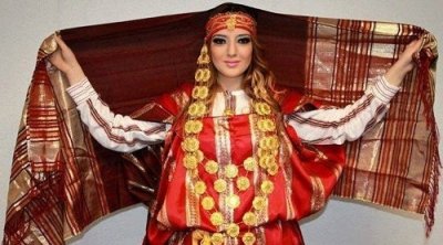 تونس تحتفل باليوم الوطني للباس التقليدي 