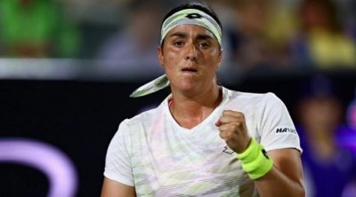 أنس جابر تتقدم بثبات في دورة تشارلستون الأمريكية 