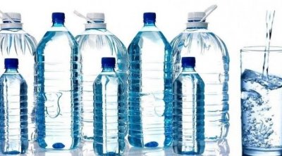 حراك 25 جويلية يتهم عائلات نافذة في تونس بإحتكار المياه المعدنية خلال الصيف