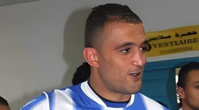 القيروان : اللاعب نزار العيساوي يضرم النار بجسده