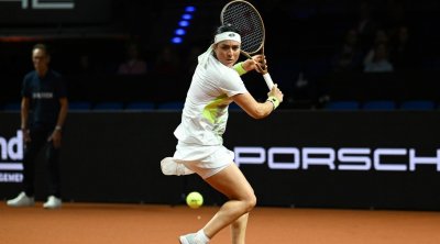 أنس جابر تتأهل إلى نصف نهائي بطولة شتوتغارت