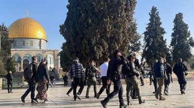 مستوطنون إسرائيليون يقتحمون المسجد الأقصى بعد منع 13 يوما