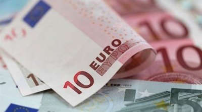 الدينار التونسي بأدنى مستوى له مقابل اليورو و الدولار 