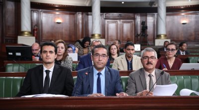 تونس : عقوبات مالية ضد كل نائب يستخدم العنف أو يعرقل أشغال البرلمان