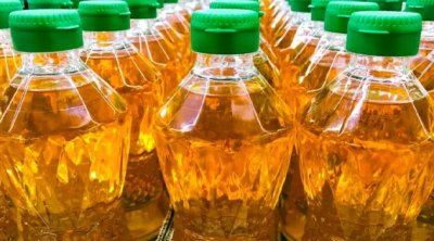 تونس : الكشف عن شبكة متخصصة في التلاعب بالزيت المدعم 