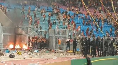 الكاف يدين بشدة سلوك مشجعي الترجي التونسي والرجاء المغربي... ويفتح تحقيقا 