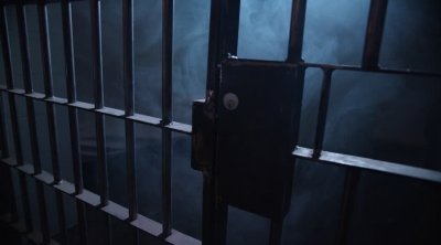 بنزرت : بطاقة ايداع بالسجن في حق شخص هدد قاضي الجلسة بواسطة شفرة حلاقة 