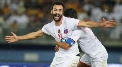 الخنيسي يسجل ثلاثية و يقود فريقه إلى نهائي كأس أمير الكويت