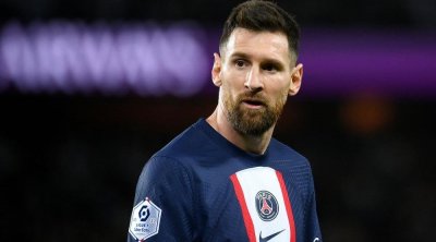 ميسي يتلقى عرضا‭ ‬رسميا من نادي الهلال السعودي