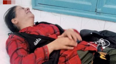 الأمن يعتدي بالعنف على رئيسة فرع الجنوب الغربي لنقابة الصحفيين سوار عمايدية  (فيديو)