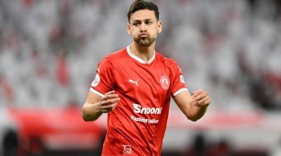 يوسف المساكني ينال جائزة أفضل لاعب في قطر 