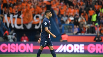 أشرف حكيمي محتجا على إقصائه : هذه هي فرنسا