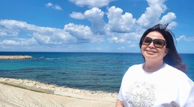 إلهام شاهين تتغزل بجمال تونس (صور)