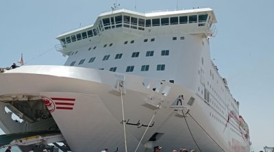 عائدات السياحة وتحويلات التونسيين بالخارج تغطي 152 % من خدمة الدين الخارجي